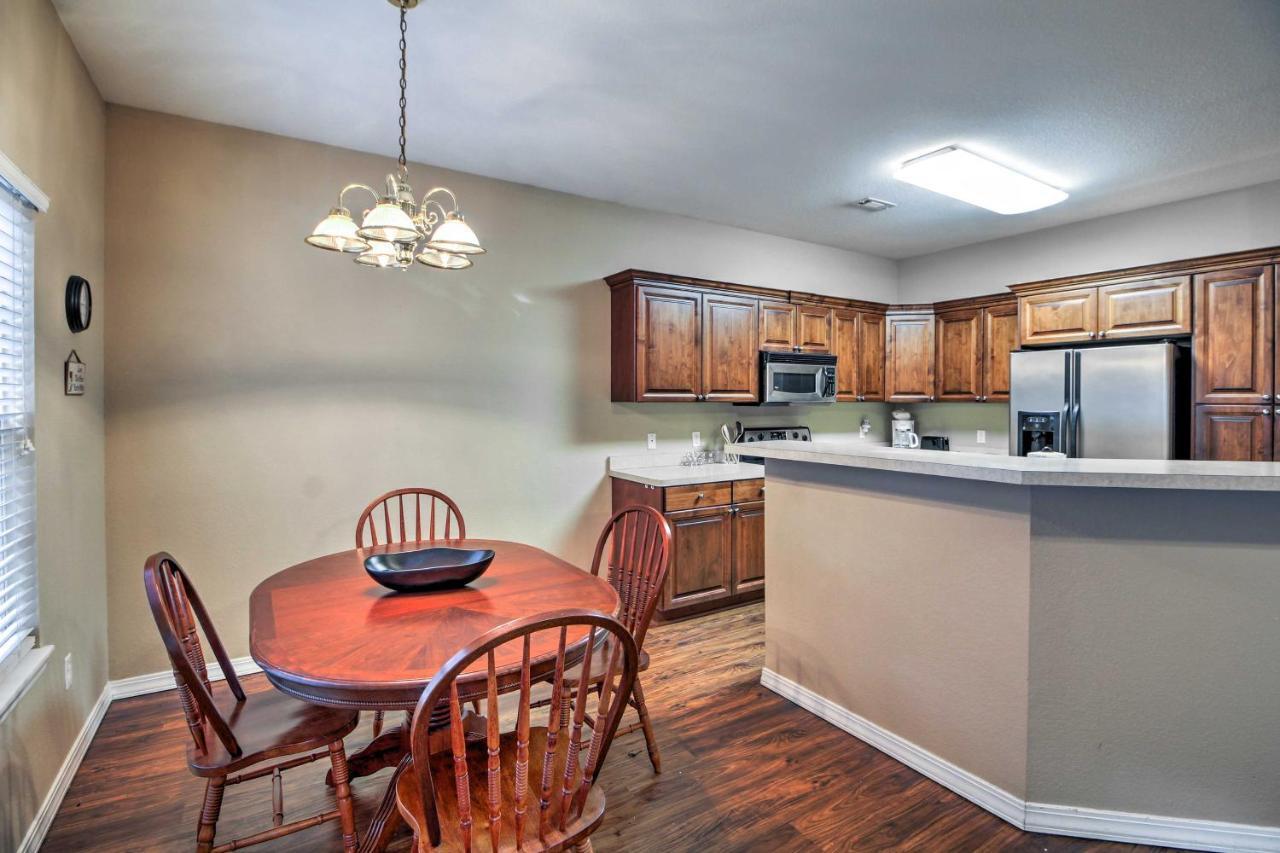 Branson Home With Deck Walk To The Strip And Creek! Exteriör bild