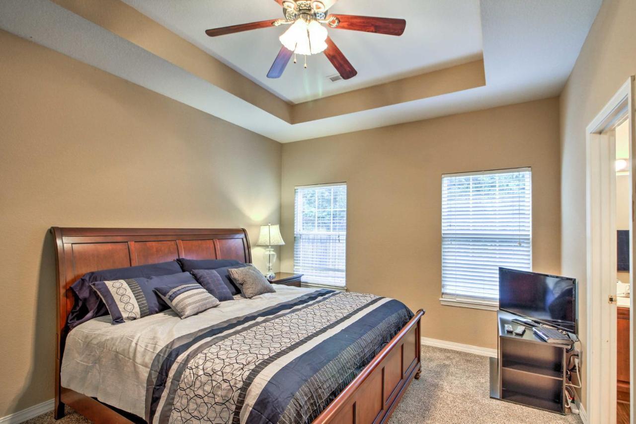 Branson Home With Deck Walk To The Strip And Creek! Exteriör bild
